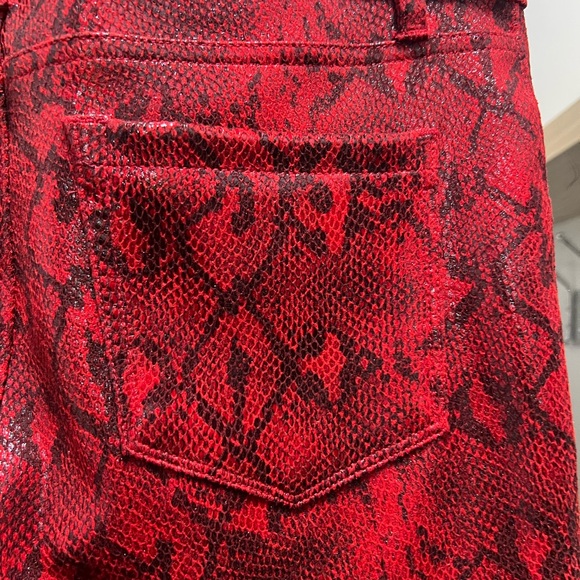 BLANK NYC Sexy Faux Leather Vegan Pants Red and Black reptile snakeskin Size 27 - Picture 3 of 6